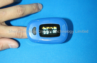 中国 幼児家の使用のための青い手持ち型の指先の脈拍の酸化濃度計の小型サイズ サプライヤー