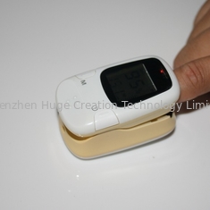 中国 視覚警報機能と手持ち型個人的な指先の脈拍の酸化濃度計のテスター サプライヤー
