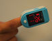 手持ち型警報が付いている Bluetooth の子供の指先の脈拍の酸化濃度計 SpO2 サプライヤー